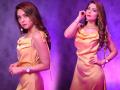 शिमरी गोल्डन ड्रेसमध्ये सोनाली कुलकर्णीचा जलवा, SEE LATEST PICS - Marathi News | Sonalee Kulkarni killer photoshoot in a Goldnr shimmry dress, SEE LATEST PICS | Latest filmy Photos at Lokmat.com
