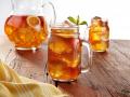 ...आणि चहात बर्फ कुणी टाकला? आईस टी चा जन्म कसा झाला - Marathi News | ... and who put ice in the tea? How Ice Tea was born | Latest food News at Lokmat.com