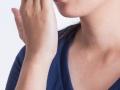 Mouth smell home remedies : रोज व्यवस्थित ब्रश करूनही तोंडातून दुर्गंधी येते? ५ उपाय घ्या वेळी अवेळी येणारी दुर्गंधी नेहमी राहील दूर - Marathi News | Mouth smell home remedies : You can never have bad breath if you have these 5 natural mouth fresheners | Latest sakhi News at Lokmat.com