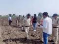 पेटत्या सुटकेसमध्ये सापडला तरुणाचा मृतदेह, आरोपींनी हत्या करून केला धक्कादायक प्रकार - Marathi News | The body of a young man was found in a burning suitcase | Latest crime News at Lokmat.com