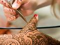 Stylish Mehendi Designs: मेहेंदी है रचनेवाली... मेहेंदी लावायला आवडते, बघा १० सुंदर डिझाइन्स.. हातावर दहा मिनिटांत सुंदर नक्षी - Marathi News | | Latest sakhi Photos at Lokmat.com