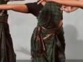 Bharatanatyam And Hip Hop : पोरींनी वेस्टर्न डांन्सला दिला भारतीय तडका; व्हायरल होतोय भरतनाट्यम हिप-हॉपचा अनोखा व्हिडिओ - Marathi News | Bharatanatyam and hip hop : Dancers perform bharatanatyam and hip hop fusion in viral video | Latest sakhi News at Lokmat.com