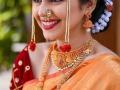 Fashion Tips: लग्नासाठी परफेक्ट नाजूक सुंदर मुंडावळ्या कशा निवडाल? लक्षात ठेवा ८ गोष्टी, बांधा सुंदर मुंडावळ्या - Marathi News | How to select Mundavlya or bashing that can give perfect look to bride and groom? | Latest sakhi Photos at Lokmat.com