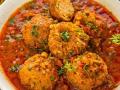 Kitchen Hacks : कांदा, लसणाशिवाय बनवा घट्ट, चविष्ट ग्रेव्ही; 4 ट्रिक्स, कमी साहित्यात स्वयंपाक होईल चवदार - Marathi News | Kitchen Hacks : Make thick gravy without onion with these ingredients curry without onion and garlic recipe | Latest sakhi News at Lokmat.com
