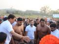 Video: भारत जोडो यात्रेतून राहुल गांधींनी वेळ काढला...थेट कुस्तीच्या आखाड्यात - Marathi News | | Latest hingoli News at Lokmat.com