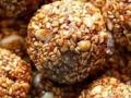How to Make Tilache Ladoo : हाताला चटके न बसता वळा तिळाचे लाडू; सोपी रेसिपी, एकही लाडू कडक होणार नाही - Marathi News | Makar Sankranti Special : Makar Sankranti Til ke Laddu seasame laddu tilgul ladoo | Latest sakhi News at Lokmat.com