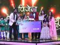 Me Honar Super Star Jallosh Juniors Cha : पुण्याच्या सई आणि शरयू ठरल्या ‘मी होणार सुपरस्टार जल्लोष ज्युनियर्सचा’च्या महाविजेत्या - Marathi News | Me honar super star jallosh juniors cha winner saee jagtap sharayu solanki | Latest filmy News at Lokmat.com