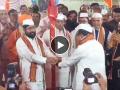 Video: साहेब प्लिज...! वारकऱ्यांनी आग्रह केला अन् एकनाथ शिंदेंची विखे-पाटलांसोबत फुगडी - Marathi News | Saheb please...The warkari requested CM Eknath Shinde to play fugdi in Pandharpur | Latest solapur News at Lokmat.com