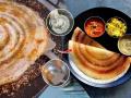 डोसा तव्याला चिकटल्यावर तुटतो? उलथताना लक्षात ठेवा एक सोपी ट्रिक; न तुटता डोसा तव्यावरून सहज निघेल - Marathi News | Dosa always sticks to pan, try out this hatke trick | Latest sakhi News at Lokmat.com