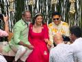 Parineeti Raghav Photos: परिणीती आणि राघव चड्ढा यांच्या हळदी सेरेमनीचा फोटो व्हायरल - Marathi News | Parineeti chopra raghav chadha wedding photos haldi ceremony inside pic viral | Latest filmy News at Lokmat.com