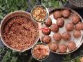 ना तूप-तेल, ना गुळ-साखर, फक्त ३ कपभर ड्रायफ्रुट्सचे करा पोष्टिक लाडू, हाडे होतील मजबूत, सर्दी-खोकलाही राहील लांब - Marathi News | No Sugar No Jaggery Healthy Dry Fruits Laddu Recipe | Latest sakhi News at Lokmat.com