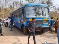 बसचे एक्सल तुटले, २५ प्रवासी बालंबाल बचावले, चालकाचे प्रसंगावधान - Marathi News | Axle of the bus broke, 25 passengers escaped unharmed | Latest gadchiroli News at Lokmat.com