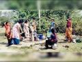 चालीं-निलींत पाण्यासाठी महिलांची तप्त उन्हात कसरत - Marathi News | Women exercise in the hot sun for chali-neelit water | Latest chandrapur News at Lokmat.com