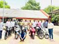 ग्राहक बनून गेल्यामुळे पोलिसांना मिळाला दुचाकी चोर - Marathi News | The police caught the two-wheeler thief by posing as a customer | Latest yavatmal News at Lokmat.com