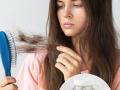 केस पातळ झाले? खोबरेल तेलात फक्त २ पदार्थ टाकून डोक्याला मालिश करा- घनदाट होतील - Marathi News | best homemade hair oil for long and strong hair, home remedies for reducing hair loss, how to control hair fall | Latest sakhi News at Lokmat.com