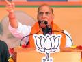 Rajnath Singh : चांदीचा मुकुट घालताच राजनाथ सिंह म्हणाले, "हा विकून गरिबाच्या मुलीसाठी पैंजण बनवा" - Marathi News | BJP Rajnath Singh says make payal for poor family daughter by selling silver crown in delhi election | Latest national News at Lokmat.com