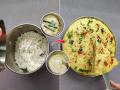 कांदे पोहे खाऊन कंटाळालात? कपभर पोहे आणि रवा; पोह्याच्या ढोकळ्याची पाहा सोपी रेसिपी - Marathi News | Poha Instant Dhokla; quick recipe for Breakfast | Latest sakhi News at Lokmat.com
