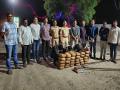 बापरे... ओडीसाहून आणलेला गांजा बीडमार्गे जातो जालना - Marathi News | BAPARE... Ganja brought from Odisha goes through Beed to Jalna | Latest beed News at Lokmat.com