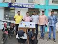 मारहाण करून लुटणाऱ्या दाेघांना मुद्देमालासह अटक - Marathi News | Arrested two people who robbed by beating and looted | Latest latur News at Lokmat.com