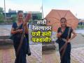 पावसाळ्यात साडी नेसल्यानंतर छत्री कशी पकडायची? पाहा व्हिडिओ-साडी खराब होणार नाही - Marathi News | Styling Tips Viral Video : How to hold an umbrella after wearing a saree Watch the Viral video | Latest sakhi News at Lokmat.com
