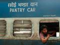 पॅन्ट्री कार कर्मचारी, फूड स्टॉलधारकांना निर्वाणीचा ईशारा - Marathi News | warning to pantry car workers, food stall holders | Latest nagpur News at Lokmat.com
