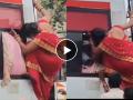 बसायला जागा मिळवायची म्हणून पाहा महिला कशी चढली गाडीत.. कौतुक करावं की.. - Marathi News | Woman’s desperate attempt to enter overcrowded bus through window in northern India | Latest sakhi News at Lokmat.com