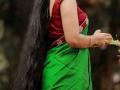 केसांची शेपटी झाली? मोहोरीच्या तेलात हा पदार्थ मिसळून केसांना लावा; दाट-लांबसडक होतील केस - Marathi News | Mustard Oil And Kapoor For Hairs Hair Care Tips : How To Use Mustard Oil For Hairs | Latest sakhi News at Lokmat.com