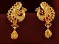 Gold Earrings : लग्नसराईत घ्या २ ग्रॅम सोन्याचे नाजूक कानातले; १० नव्या, युनिक डिजाईन्स, रेखीव-सुंदर चेहरा दिसेल - Marathi News | Latest Gold Earrings Design : 2 gram gold delicate earrings for daily use 10 new earring design | Latest sakhi Photos at Lokmat.com