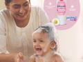 बाळाची पहिली आंघोळ, कशी घ्याल काळजी? बाळासाठी योग्य काय? - Marathi News | Johnson’s baby soap that protect your baby’s natural skin moisture from day 1 | Latest sakhi News at Lokmat.com