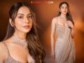 रकुल प्रीतनं साडीत दाखवला जलवा, फोटो एकदा पाहाच - Marathi News | Rakul Preet Singh's Saree Look Check Out All Pics | Latest filmy Photos at Lokmat.com