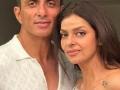तो पंजाबी, ती तेलगू-प्रेमात पडले आणि..सोनू आणि सोनाली सूदची लव्हस्टोरी! एक दूजे के लिए... - Marathi News | Who Is Sonu Soods Wife Sonali Sood Car Accident In Mumbai Nagpur Highway | Latest sakhi Photos at Lokmat.com