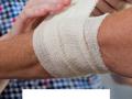 तुमच्या घरात First Aid बॉक्स आहे ना? आणीबाणीच्या काळात प्रथमोपचार डब्यात पाहा काय असणं मस्ट - Marathi News | how to make first aid box at home, What Should a First-Aid Kit Include? What are the things you need in a first aid kit? | Latest sakhi News at Lokmat.com