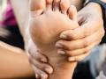 सतत टाच दुखते, बरीच होत नाही? पाहा टाच दुखण्याची कारणे आणि उपाय - Marathi News | Constant heel pain, not getting better? See the causes and remedies for heel pain | Latest sakhi News at Lokmat.com