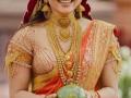 Virosh Wedding: रश्मिका मंदानाचे सुंदर दागिने पाहिले का? कासूमाला, वड्डानम दक्षिणी पारंपरिक दागिन्यांनी सजली नवरी - Marathi News | traditional jewellery of rashmika mandana and Vijay devarkonda in marriage | Latest sakhi News at Lokmat.com