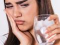 उन्हाळा म्हणून गारेगार थंड पाणी पित सुटता? शरीराचे होतात हाल - पाहा गार पाणी पिताना काय करावे - Marathi News | Drinking Ice-Cold Water in Summer? It May Harm Your Body – Follow These Tips | Latest sakhi News at Lokmat.com