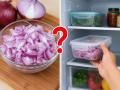 उरलेला कच्चा कांदा फ्रिजमध्ये ठेवून खाणं योग्य आहे का? एक्सपर्ट सांगतात ३ महत्त्वाच्या गोष्टी - Marathi News | is it okay to store raw chopped onion in fridge, how to store raw onion | Latest sakhi News at Lokmat.com