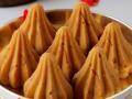 Modak Special Recipe : बाप्पाच्या नैवेद्याला करा १० दिवस टिकणारे गव्हाच्या पिठाचे मोदक, चवीला मस्त... - Marathi News | Wheat Flour Modak Recipe Instant Atta Modak Recipe How To Make Wheat Flour Modak At Home | Latest sakhi News at Lokmat.com
