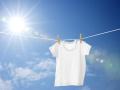 पांढऱ्या कपड्यांची चमक कायम ठेवण्यासाठी काही खास टिप्स! - Marathi News | Tips to maintain white colour of clothes | Latest jarahatke News at Lokmat.com