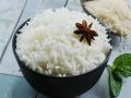 दररोज पांढरा तांदूळ खात आहात का? मग 'हे' जरुर वाचा, अन्यथा... - Marathi News | white rice disadvantages carbs convert quickly into blood sugar higher risk of type 2 diabetes | Latest health News at Lokmat.com