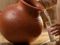 माठातलं पाणी प्रत्येकवेळी आरोग्यासाठी अमृत नसतं! 'या' ८ लोकांनी चुकूनही पिऊ नये - मिळेल आजारांना निमंत्रण... - Marathi News | who should not drink matka water ho should avoid drinking earthen pot water | Latest sakhi Photos at Lokmat.com