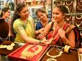अग्रलेख: सोने घ्यावे की न घ्यावे? निर्णय घेण्याची वेळ आली आहे - Marathi News | Editorial: To buy gold or not? It's time to decide | Latest editorial News at Lokmat.com