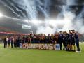 IND vs ENG 5th T20, Virat Kohli : विराट कोहलीनं विजयी चषकासह जे केलं ते साऱ्यांनी पाहिलं अन्... - Marathi News | IND vs ENG 5th T20 : Virat Kohli handed over the series trophy to Suryakumar Yadav and Ishan Kishan, two debutants light up the series for India | Latest cricket Photos at Lokmat.com
