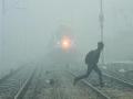दाट धुक्यामुळे उत्तर भारतात खोळंबा; रेल्वे, विमान सेवेला फटका - Marathi News |  Due to fog in northern India; Shot on railway, airline service | Latest national News at Lokmat.com