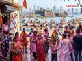 कोळीवाडे, गावठाणे, सोसायट्यांमध्ये होळीचा उत्साह पोहोचला शिगेला; मानाची होळी, नवस परंपरा, लोककलेची रंगत - Marathi News | Holi enthusiasm reaches its peak in Koliwade Gaovthane societies Holi of honor Navsa tradition folk art in full swing | Latest mumbai News at Lokmat.com