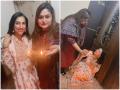 क्रांती रेडकरने नणंद यास्मीन वानखेडे यांच्यासोबत अशी साजरी केली दिवाळी; पाहा Photo - Marathi News | kranti redkar celebrates diwali festival with sameer wankhede sister Yasmeen Wankhede at home | Latest filmy Photos at Lokmat.com