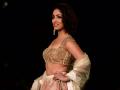 यामी गौतमचा रॅम्पवर जलवा - Marathi News | yami gautam walked ramp for designer renu tandon at icw 2018 | Latest filmy Photos at Lokmat.com