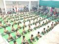 कारंजा येथे विद्यार्थ्यांना योगाचे धडे ! - Marathi News | Students learn yoga at Karanja | Latest vashim News at Lokmat.com
