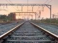 रेल्वेखाली आल्याने युवकाचा मृत्यू - Marathi News | Youth dies after falling under train | Latest akola News at Lokmat.com