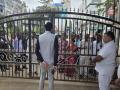 Sangli: रमतगमत कर्मचारी आले.. सीईओंनी गेटच बंद केले - Marathi News | The Chief Executive Officer of Sangli Zilla Parishad closed the gate to employees who were coming to the office after office hours | Latest sangli News at Lokmat.com