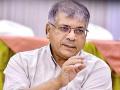 नवाब मलिक मुस्लिमांची दिशाभूल करत आहेत : प्रकाश आंबेडकर - Marathi News | Prakash Ambedkar criticize nawab malik over muslim reservation | Latest nagpur News at Lokmat.com